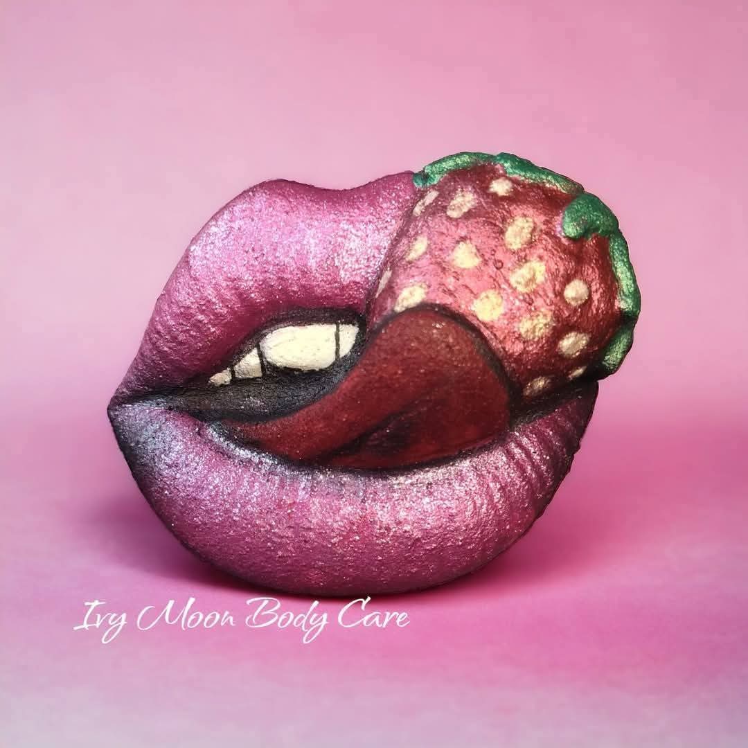 Strawberry Lips Bath Bomb