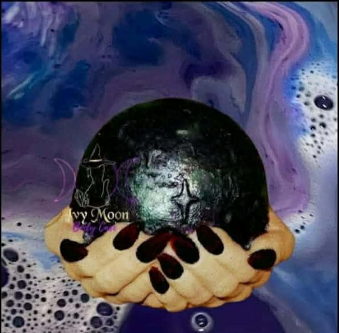 Crystal Ball Bath Bomb